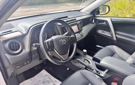 Toyota RAV4, 2015 год, 2 400 000 рублей, 7 фотография