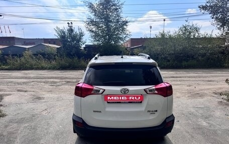 Toyota RAV4, 2015 год, 2 400 000 рублей, 5 фотография