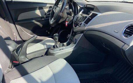 Chevrolet Cruze II, 2011 год, 699 000 рублей, 10 фотография