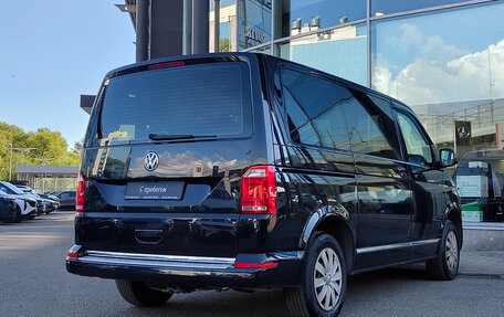 Volkswagen Caravelle T6 рестайлинг, 2019 год, 2 790 000 рублей, 2 фотография
