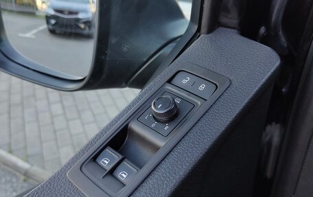 Volkswagen Caravelle T6 рестайлинг, 2019 год, 2 790 000 рублей, 14 фотография