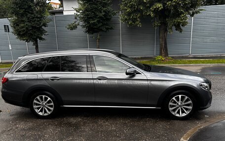 Mercedes-Benz E-Класс, 2018 год, 4 000 000 рублей, 9 фотография