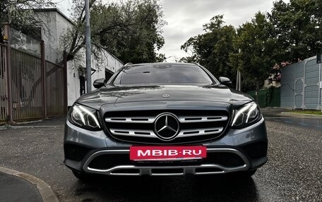 Mercedes-Benz E-Класс, 2018 год, 4 000 000 рублей, 7 фотография