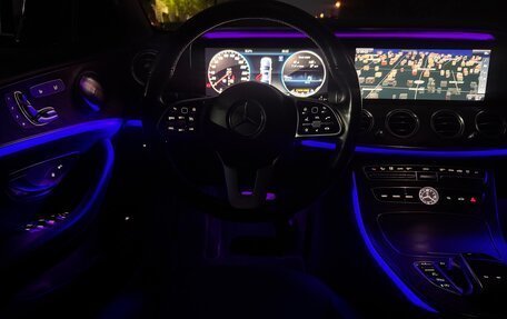 Mercedes-Benz E-Класс, 2019 год, 3 190 000 рублей, 10 фотография