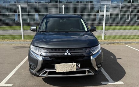 Mitsubishi Outlander III рестайлинг 3, 2021 год, 2 470 000 рублей, 2 фотография