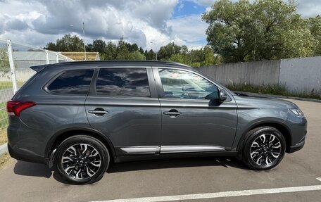 Mitsubishi Outlander III рестайлинг 3, 2021 год, 2 470 000 рублей, 7 фотография