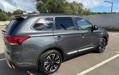 Mitsubishi Outlander III рестайлинг 3, 2021 год, 2 470 000 рублей, 6 фотография
