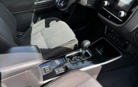 Mitsubishi Outlander III рестайлинг 3, 2021 год, 2 470 000 рублей, 18 фотография