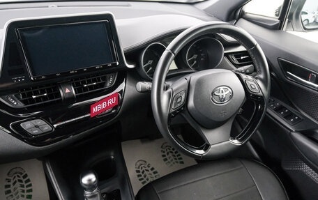 Toyota C-HR I рестайлинг, 2019 год, 2 049 000 рублей, 9 фотография