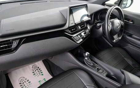 Toyota C-HR I рестайлинг, 2019 год, 2 049 000 рублей, 12 фотография