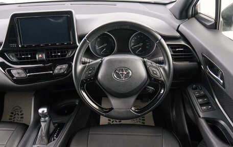 Toyota C-HR I рестайлинг, 2019 год, 2 049 000 рублей, 14 фотография