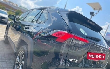 Toyota RAV4, 2025 год, 3 800 000 рублей, 9 фотография