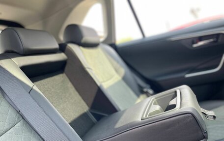 Toyota RAV4, 2025 год, 3 800 000 рублей, 24 фотография