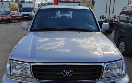 Toyota Land Cruiser 100 рестайлинг 2, 2000 год, 1 900 000 рублей, 9 фотография
