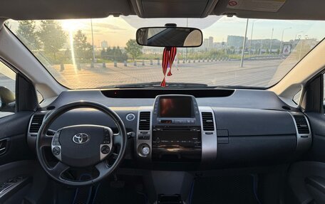 Toyota Prius, 2007 год, 680 000 рублей, 13 фотография