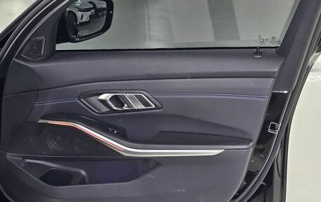 BMW 3 серия, 2021 год, 2 400 000 рублей, 28 фотография