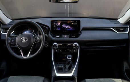 Toyota RAV4, 2024 год, 3 900 000 рублей, 11 фотография