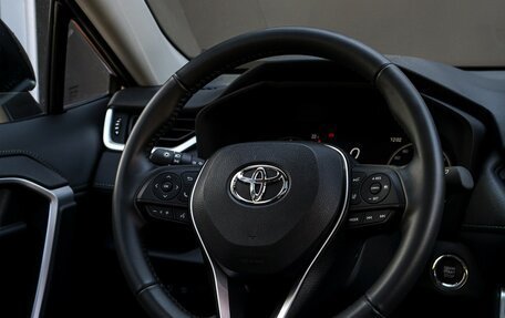 Toyota RAV4, 2024 год, 3 900 000 рублей, 12 фотография