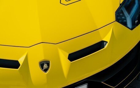 Lamborghini Aventador I рестайлинг, 2022 год, 70 000 000 рублей, 2 фотография