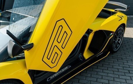 Lamborghini Aventador I рестайлинг, 2022 год, 70 000 000 рублей, 7 фотография