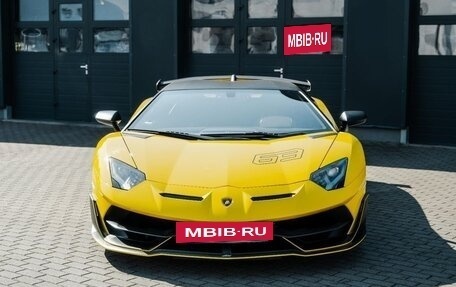Lamborghini Aventador I рестайлинг, 2022 год, 70 000 000 рублей, 3 фотография
