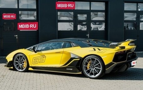Lamborghini Aventador I рестайлинг, 2022 год, 70 000 000 рублей, 9 фотография