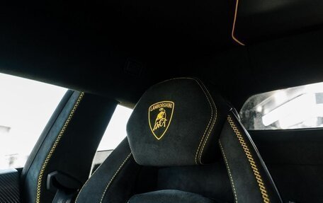 Lamborghini Aventador I рестайлинг, 2022 год, 70 000 000 рублей, 15 фотография