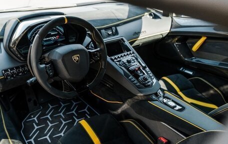 Lamborghini Aventador I рестайлинг, 2022 год, 70 000 000 рублей, 17 фотография