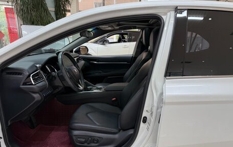 Toyota Camry, 2021 год, 2 650 000 рублей, 12 фотография
