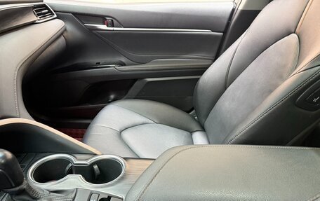 Toyota Camry, 2021 год, 2 650 000 рублей, 17 фотография