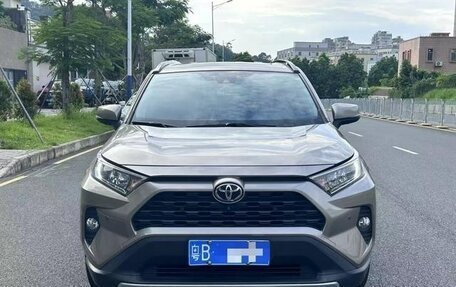 Toyota RAV4, 2021 год, 1 987 600 рублей, 2 фотография