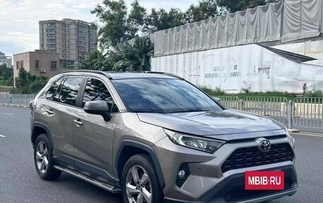 Toyota RAV4, 2021 год, 1 987 600 рублей, 3 фотография