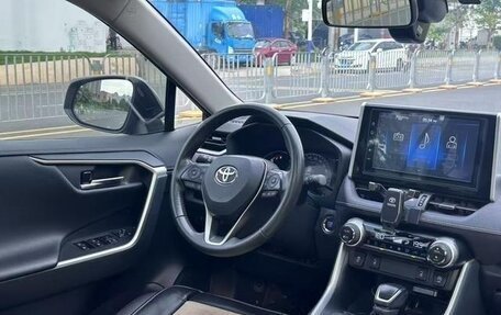 Toyota RAV4, 2021 год, 1 987 600 рублей, 8 фотография