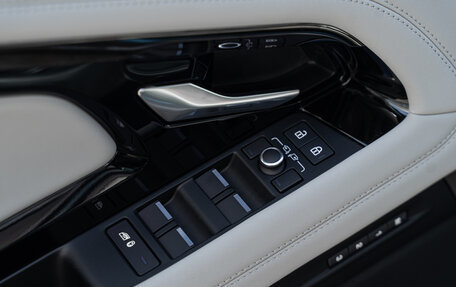 Land Rover Range Rover Evoque II, 2024 год, 6 390 000 рублей, 20 фотография