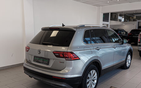 Volkswagen Tiguan II, 2018 год, 1 988 000 рублей, 6 фотография