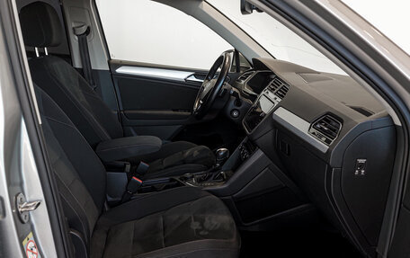 Volkswagen Tiguan II, 2018 год, 1 988 000 рублей, 17 фотография