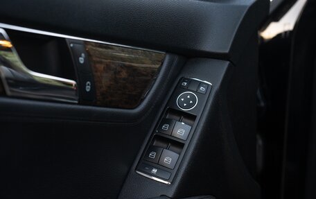 Mercedes-Benz C-Класс, 2009 год, 1 400 000 рублей, 28 фотография
