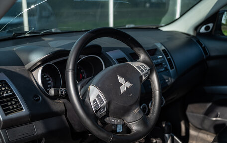 Mitsubishi Outlander III рестайлинг 3, 2007 год, 750 000 рублей, 11 фотография
