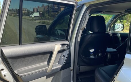 Toyota Land Cruiser Prado 150 рестайлинг 2, 2010 год, 2 990 000 рублей, 8 фотография