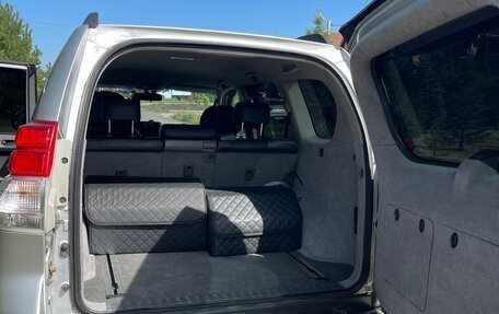 Toyota Land Cruiser Prado 150 рестайлинг 2, 2010 год, 2 990 000 рублей, 9 фотография