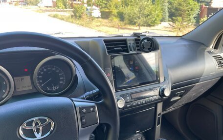 Toyota Land Cruiser Prado 150 рестайлинг 2, 2010 год, 2 990 000 рублей, 14 фотография