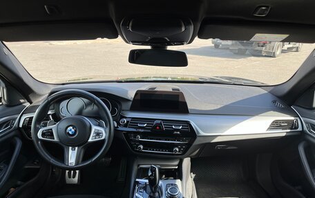 BMW 5 серия, 2019 год, 2 950 000 рублей, 10 фотография