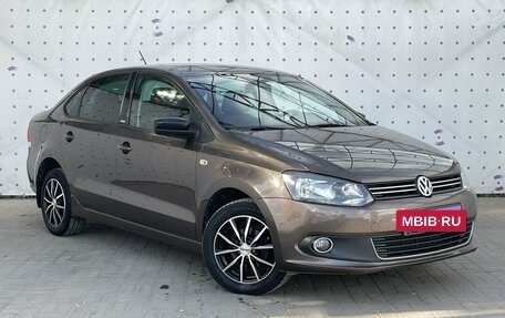 Volkswagen Polo VI (EU Market), 2014 год, 930 000 рублей, 2 фотография