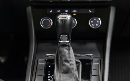 Skoda Superb III рестайлинг, 2019 год, 1 698 000 рублей, 25 фотография