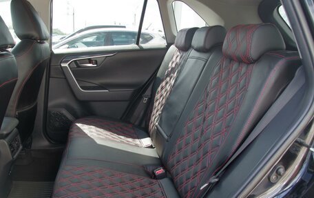 Toyota RAV4, 2021 год, 3 800 000 рублей, 8 фотография
