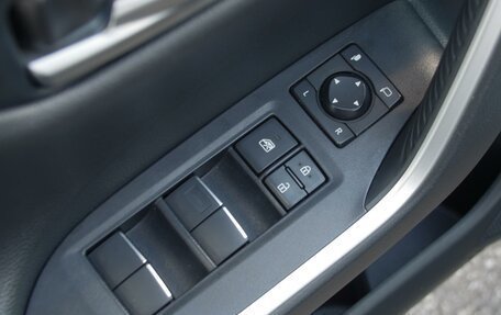 Toyota RAV4, 2021 год, 3 800 000 рублей, 19 фотография