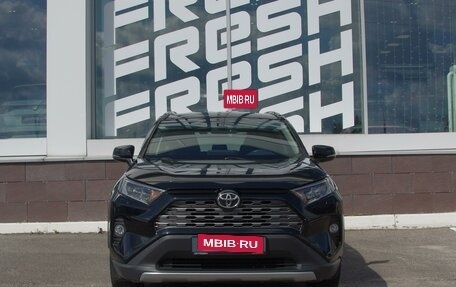 Toyota RAV4, 2021 год, 3 800 000 рублей, 3 фотография