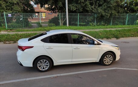 Hyundai Solaris II рестайлинг, 2019 год, 760 000 рублей, 3 фотография