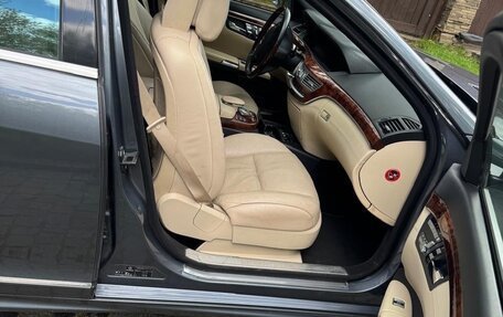 Mercedes-Benz S-Класс, 2006 год, 2 400 000 рублей, 9 фотография