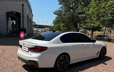 BMW 5 серия, 2018 год, 3 499 999 рублей, 3 фотография